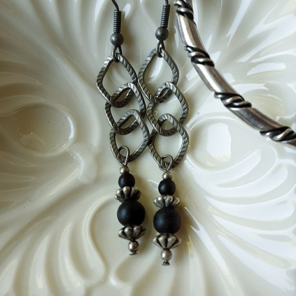 Bold Silver & Black Zar Necklace Set - Picture 8 of 8